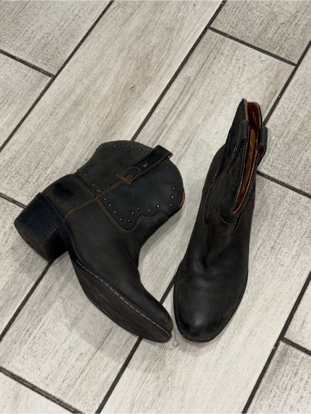 BOC Women's Black Leather Western Ankle Boots 7